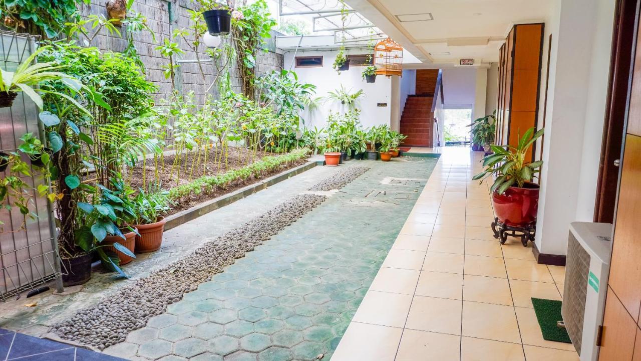 Capital O 1616 Setiabudhi Indah Hotel Бандунг Екстериор снимка